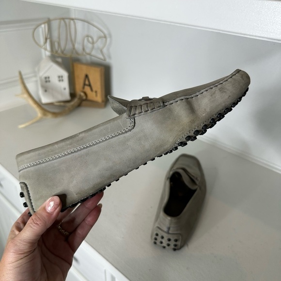 Tod’s Taupe Classic Leather Quiet Luxury Preppy Gommino Loafers –Size 8 (US 9.5) main image 5